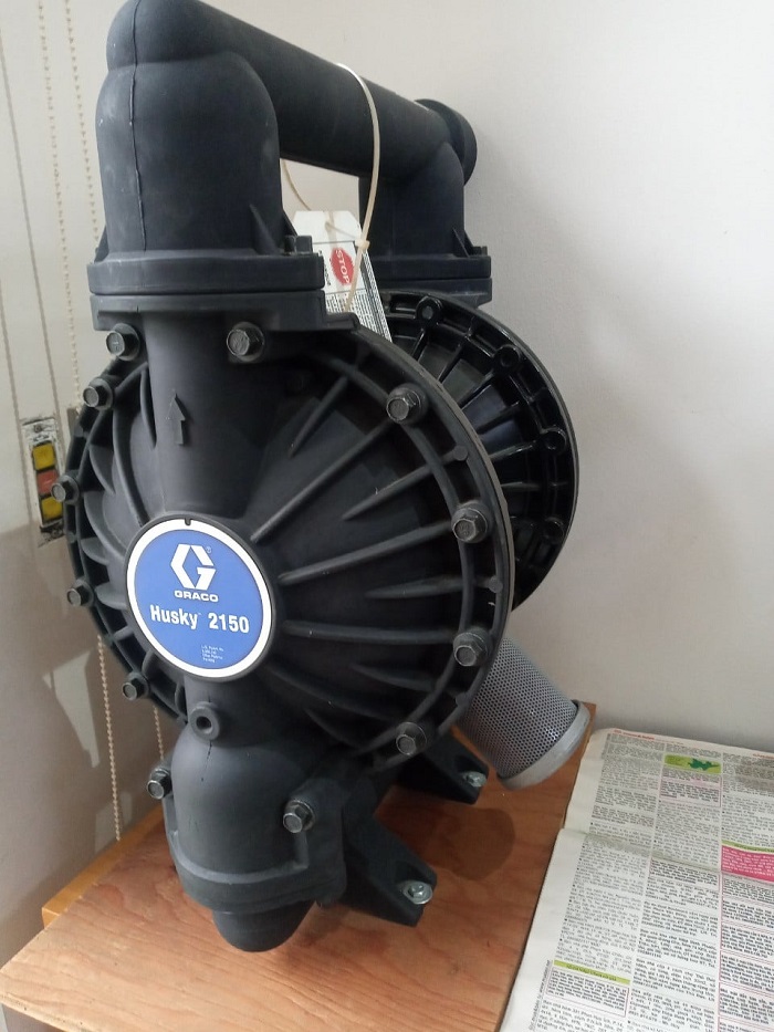 Cua hang may bom mang